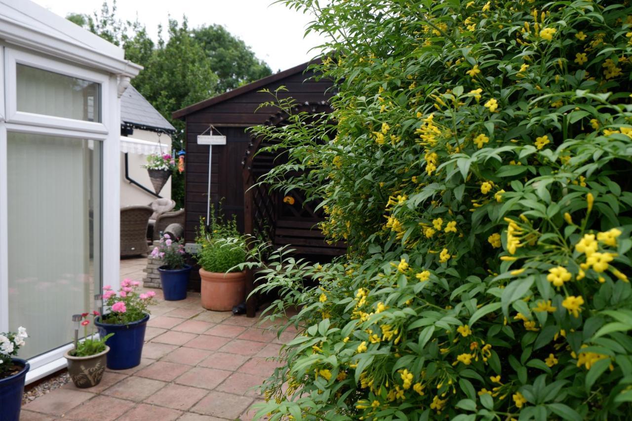 The Garden Suite Holt Holt  Kültér fotó